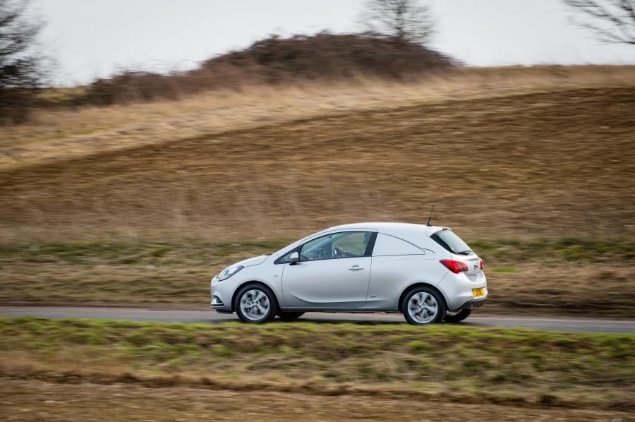  Vauxhall Corsavan 2015 года  (фото 14 из 30)